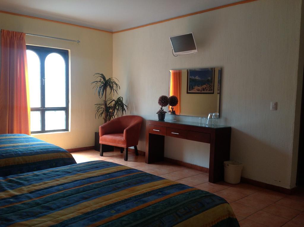 Hotel Plaza Rubio Amatitan Zimmer foto