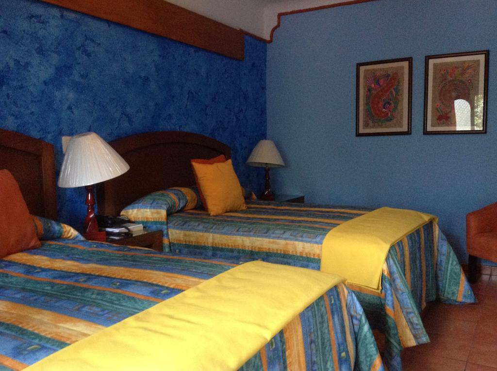 Hotel Plaza Rubio Amatitan Zimmer foto