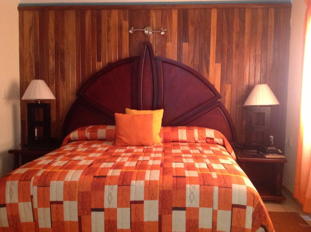 Hotel Plaza Rubio Amatitan Zimmer foto